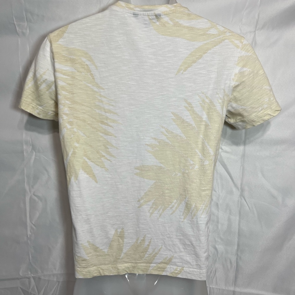 Banana Republic Men’s XS Pattern T-Shirt Cream with Beige Palm Leaves - Picture 2 of 4